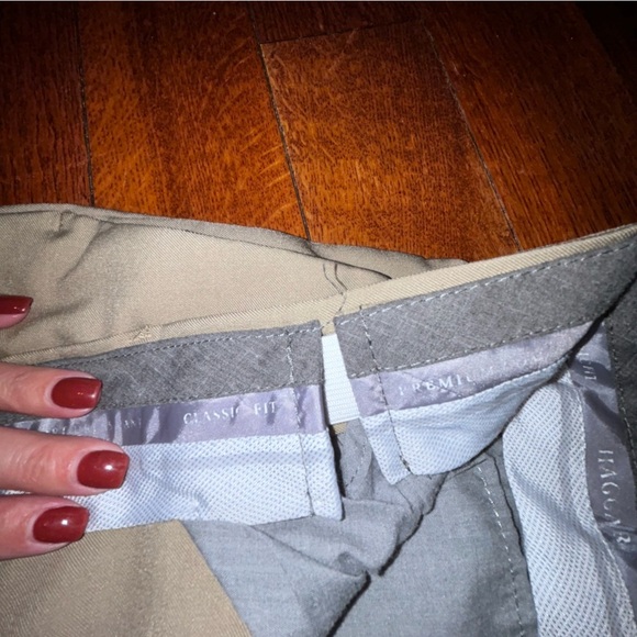 Haggar Men's Classic Fit Khaki Pants size 36x32 - Picture 4 of 5